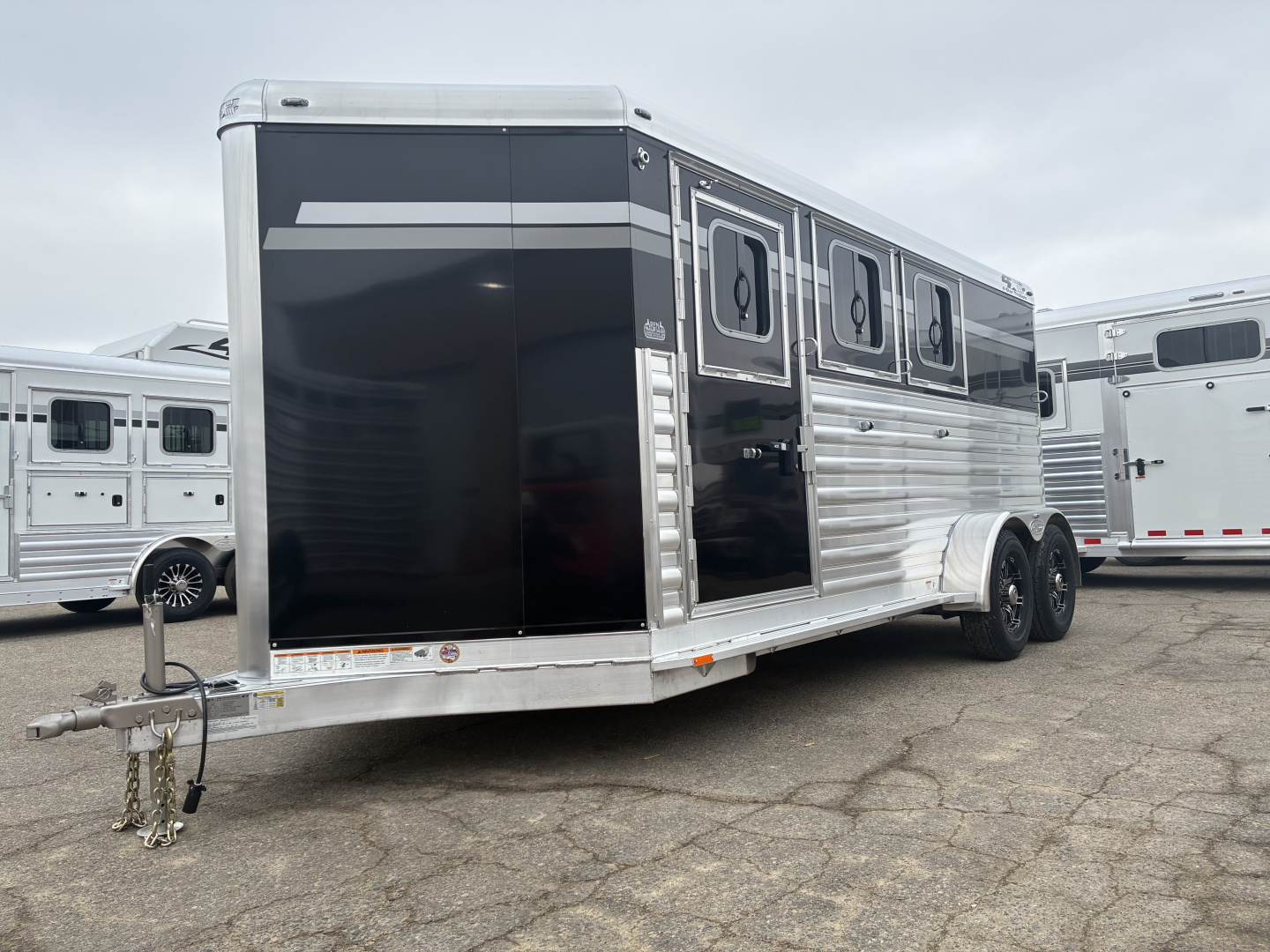 New 2027 4-Star 3H Slant Load Horse Trailer