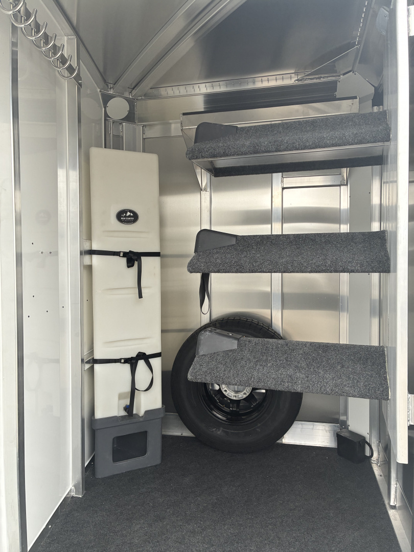 New 2027 4-Star 3H Slant Load Horse Trailer