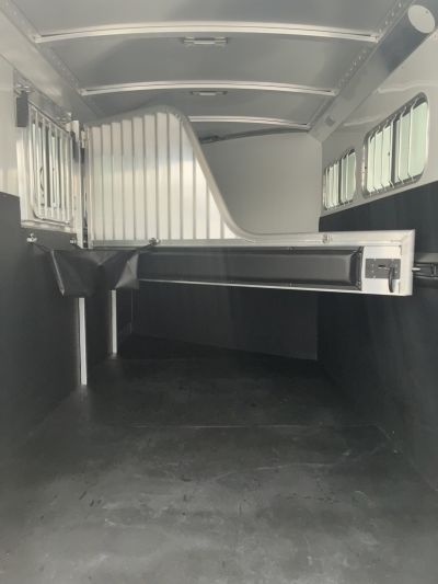 New 2027 4-Star 3H Slant Load Horse Trailer