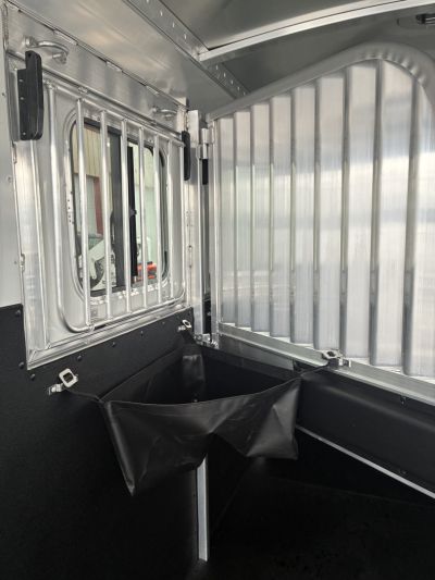 New 2027 4-Star 3H Slant Load Horse Trailer