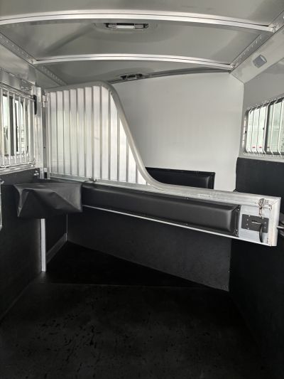 New 2027 4-Star 3H Slant Load Horse Trailer