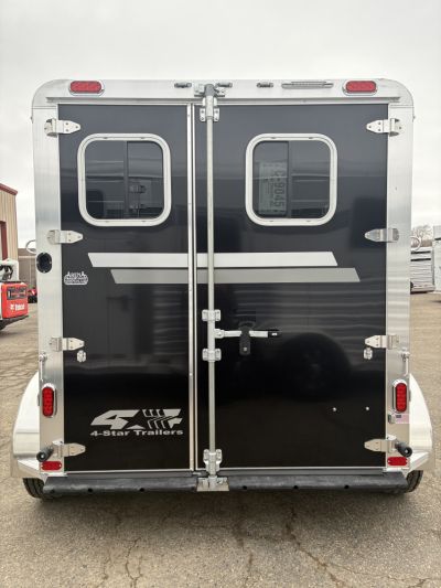 New 2027 4-Star 3H Slant Load Horse Trailer