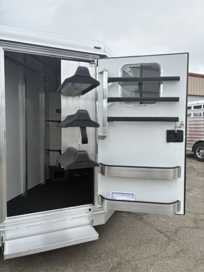 New 2027 4-Star 3H Slant Load Horse Trailer