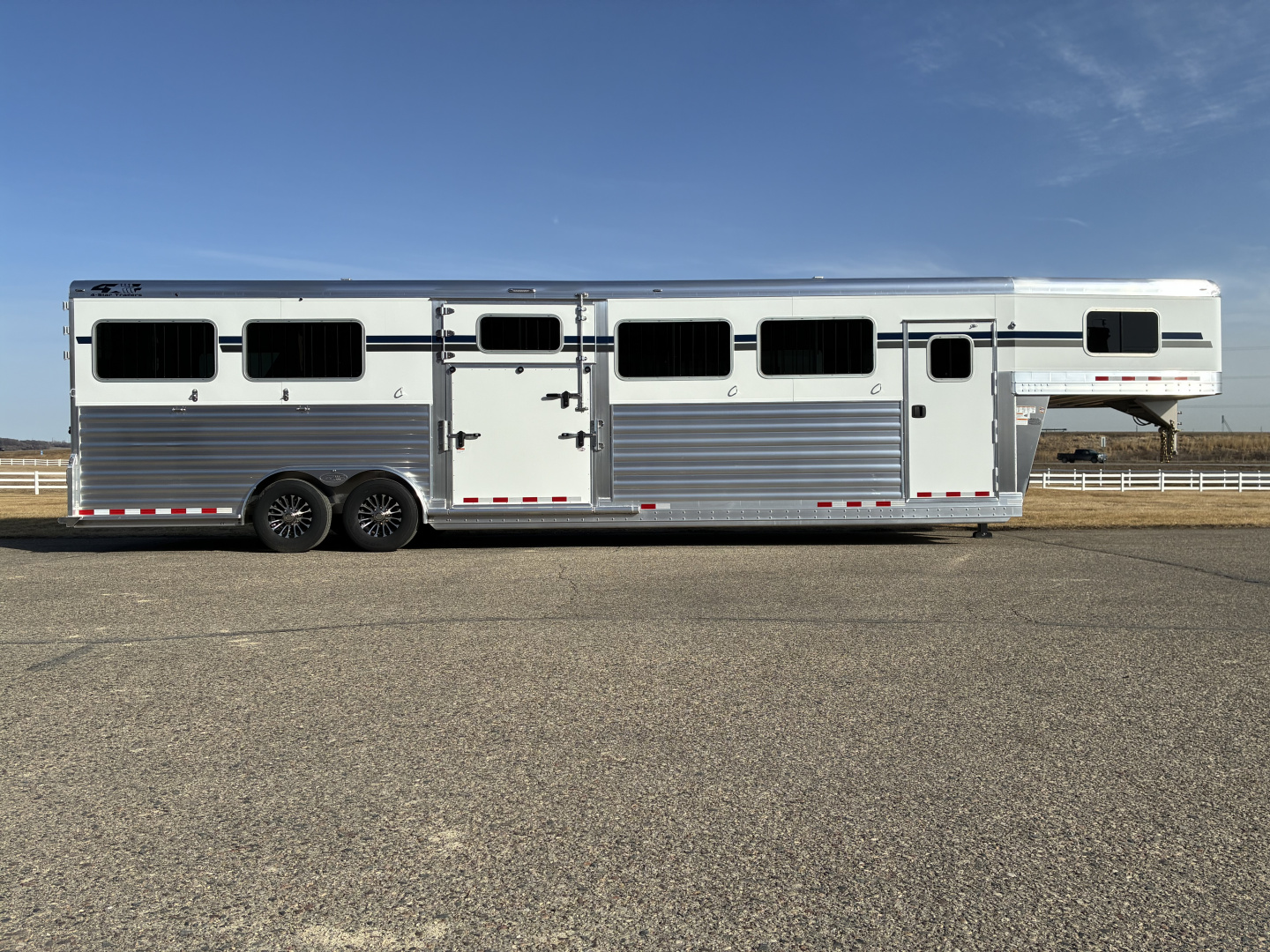 New 2027 4-Star 4-5 Horse Head to Head Horse Trailer