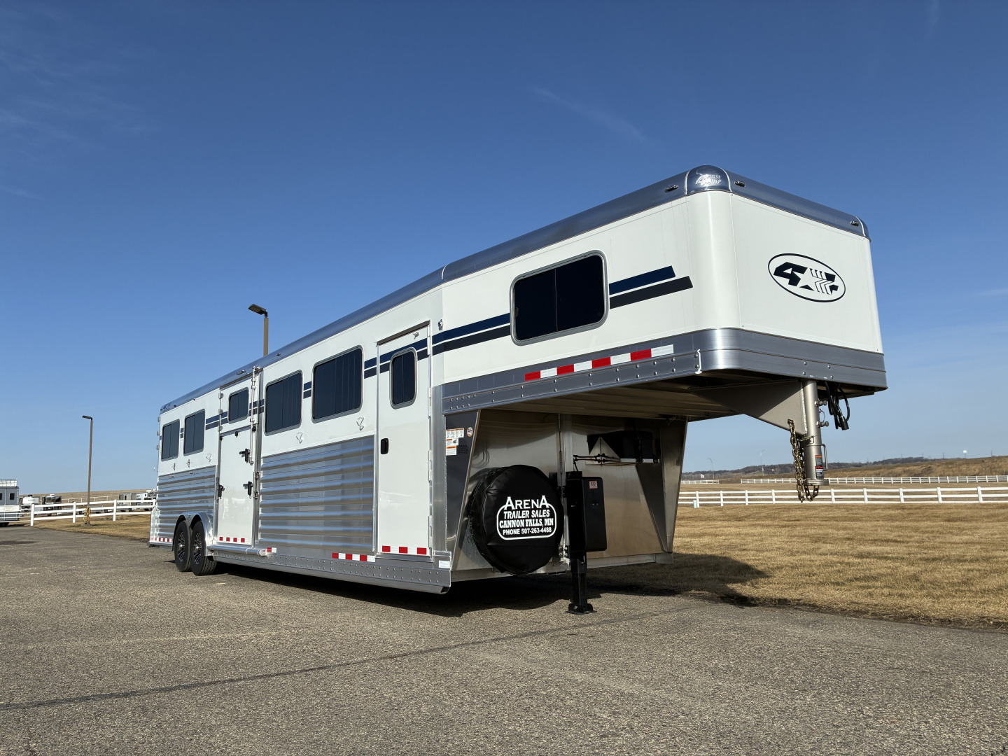 New 2027 4-Star 4-5 Horse Head to Head Horse Trailer