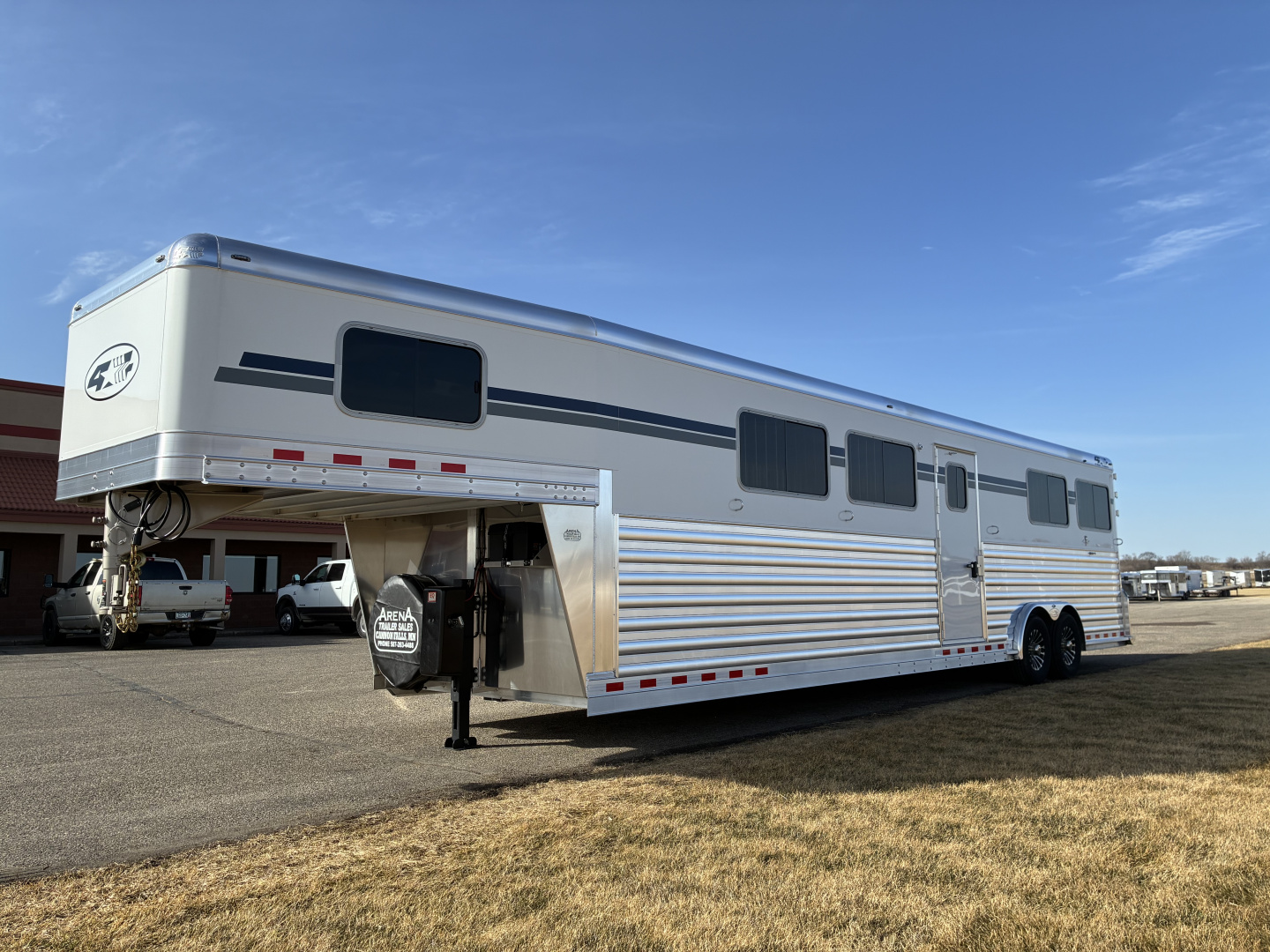 New 2027 4-Star 4-5 Horse Head to Head Horse Trailer