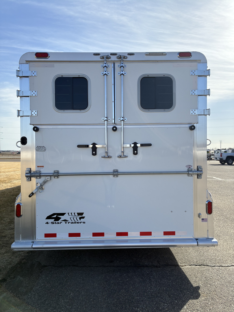New 2027 4-Star 4-5 Horse Head to Head Horse Trailer