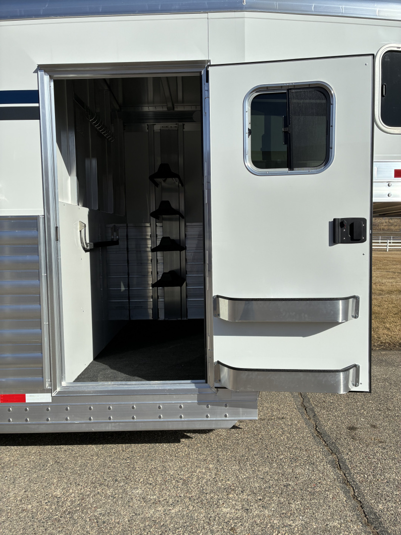New 2027 4-Star 4-5 Horse Head to Head Horse Trailer
