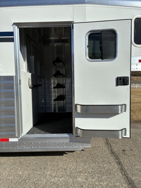New 2027 4-Star 4-5 Horse Head to Head Horse Trailer