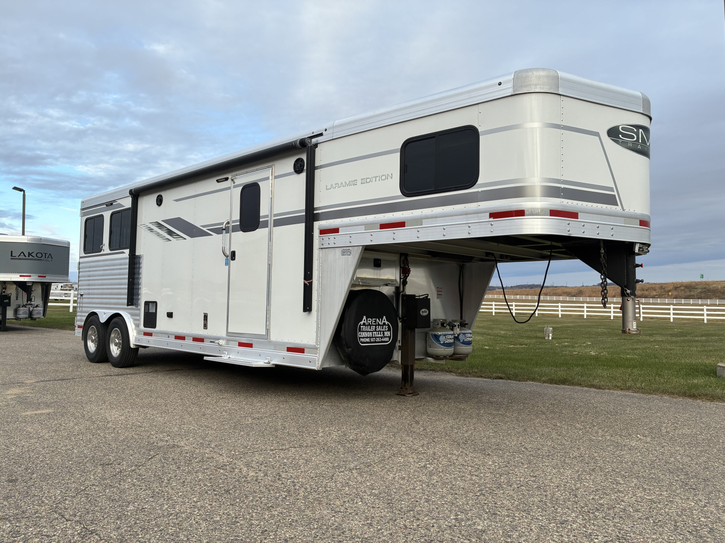 Used 2020 SMC 2H 9' LQ Horse Trailer