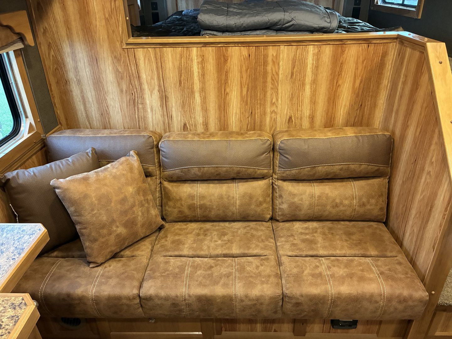 Used 2020 SMC 2H 9' LQ Horse Trailer