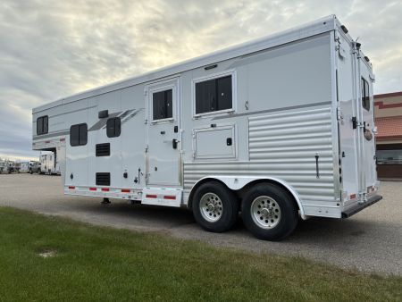 Used 2020 SMC 2H 9' LQ Horse Trailer