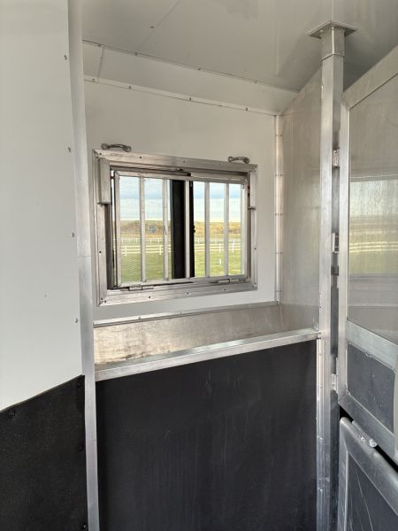 Used 2020 SMC 2H 9' LQ Horse Trailer