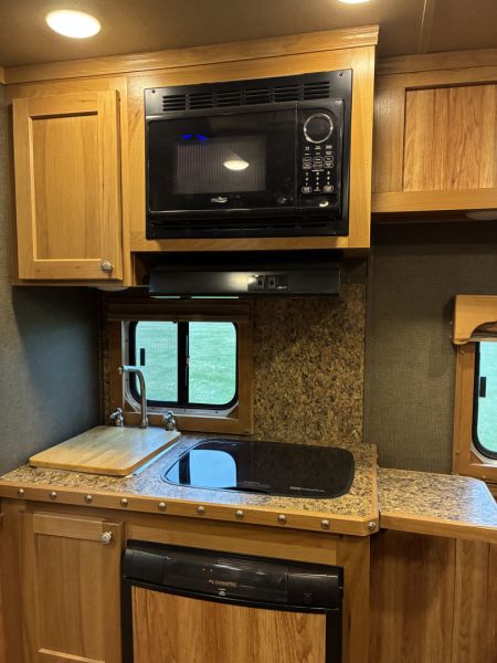 Used 2020 SMC 2H 9' LQ Horse Trailer