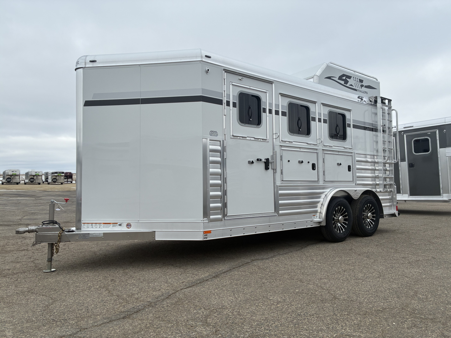 New 2027 4-Star 3H BP with Mangers Horse Trailer