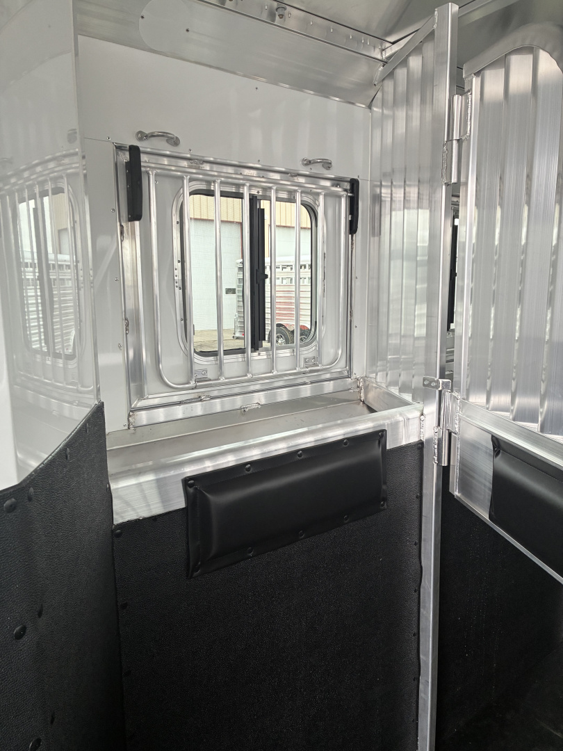 New 2027 4-Star 3H BP with Mangers Horse Trailer