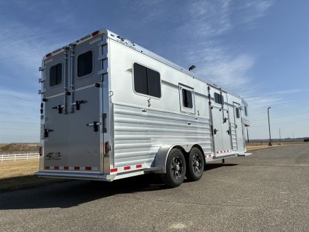 New 2027 4-Star 2 + 1 Horse Trailer