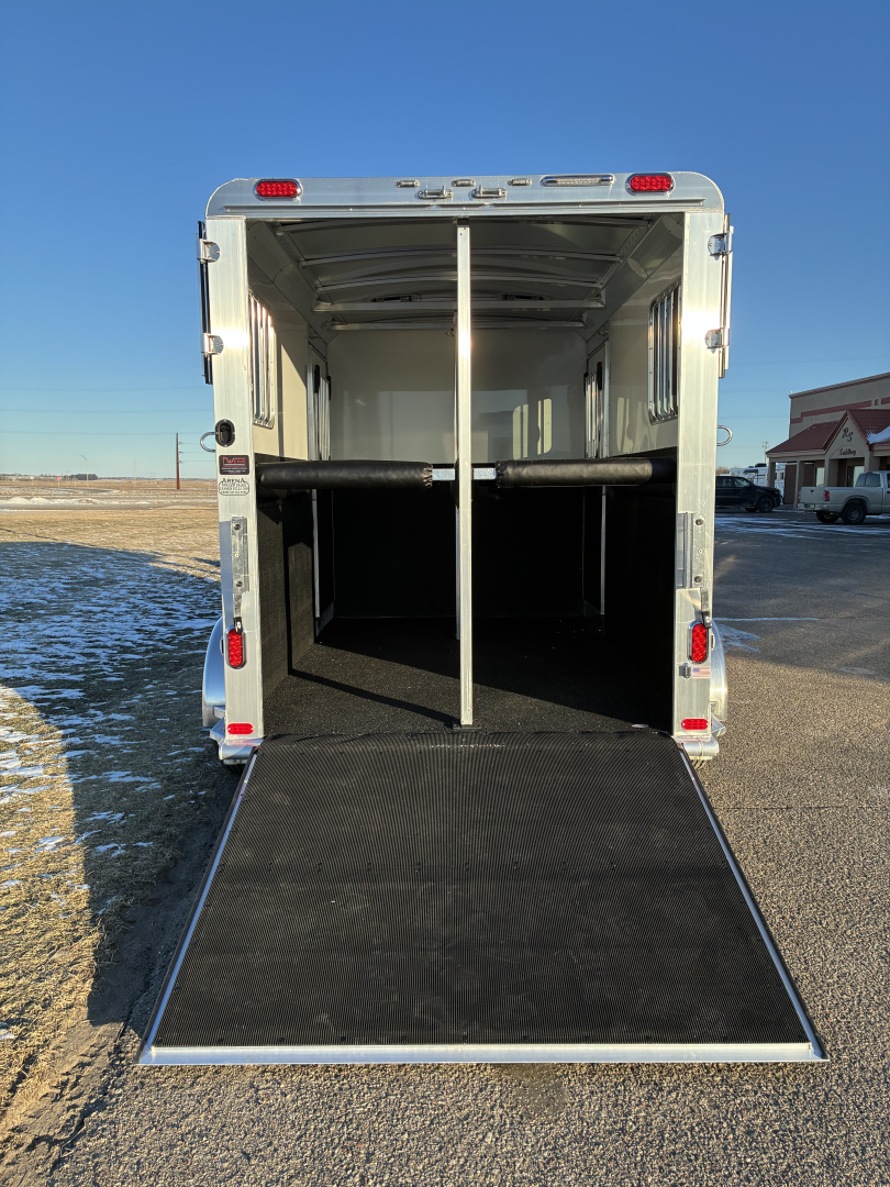 New 2027 4-Star 2H Straight Load GN Horse Trailer