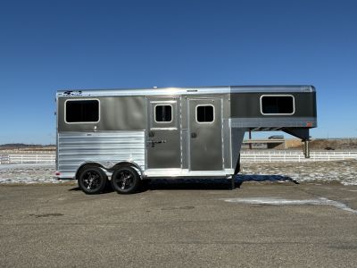 New 2027 4-Star 2H Straight Load GN Horse Trailer