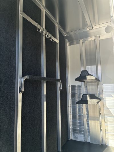 New 2027 4-Star 2H Straight Load GN Horse Trailer