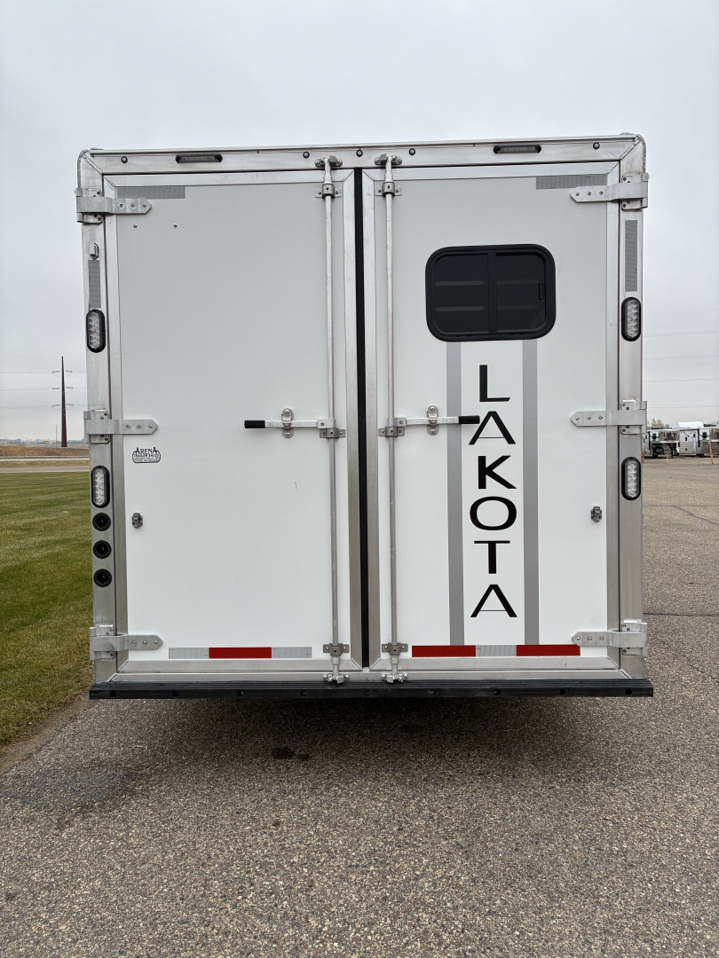 New 2026 Lakota 3H 9'LQ Horse Trailer