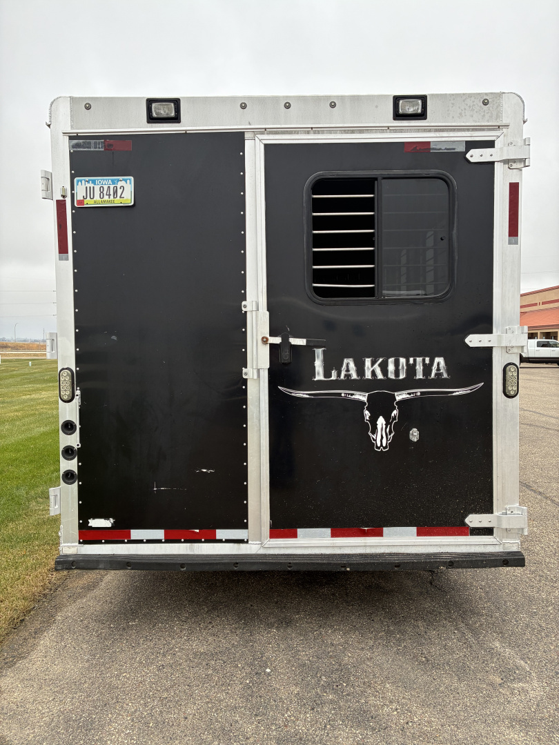 Used 2014 Lakota 4H 16LQ Horse Trailer