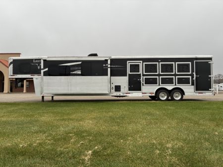 Used 2014 Lakota 4H 16LQ Horse Trailer