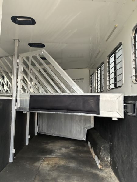 Used 2014 Lakota 4H 16LQ Horse Trailer