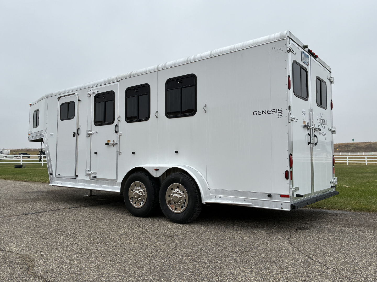 Used 2003 Kiefer Manufacturing 3H Gooseneck Horse Trailer