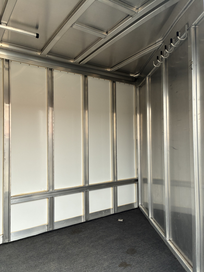 Used 2003 Kiefer Manufacturing 3H Gooseneck Horse Trailer