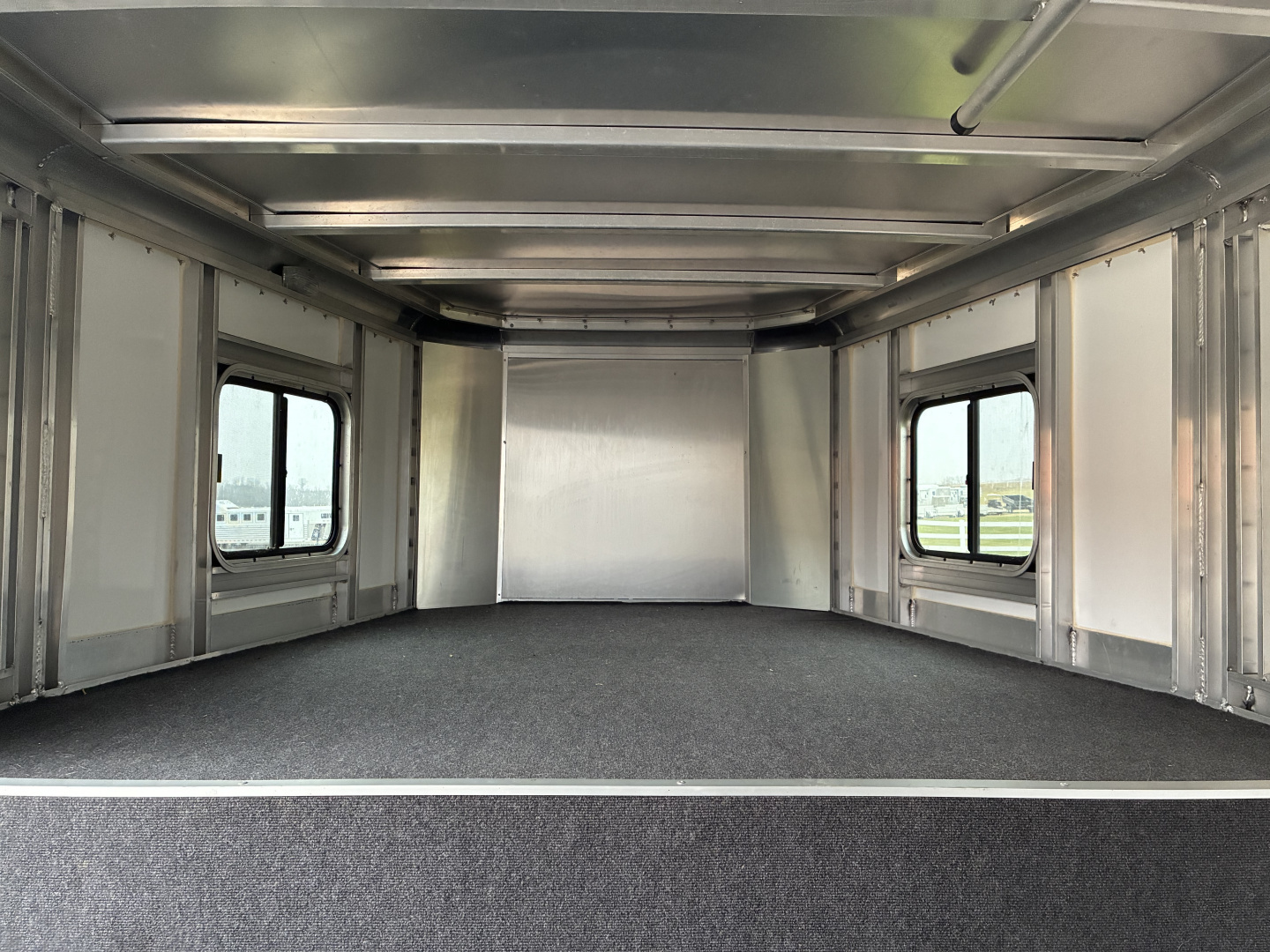 Used 2003 Kiefer Manufacturing 3H Gooseneck Horse Trailer