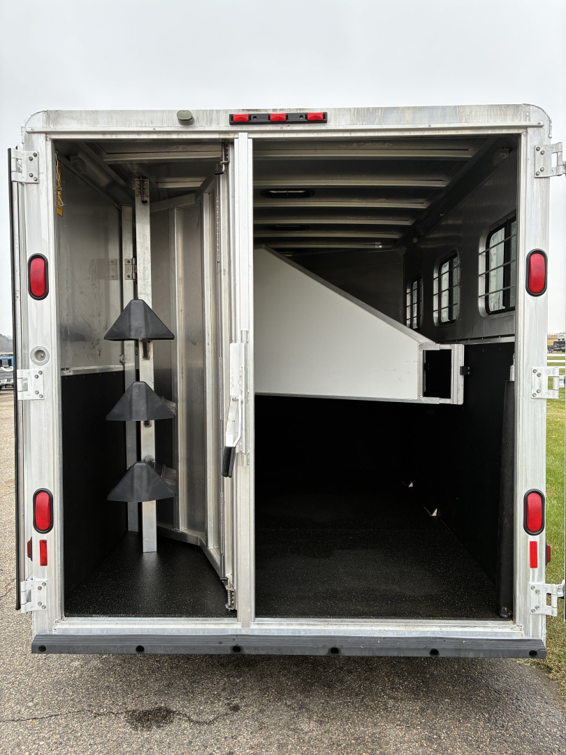 Used 2003 Kiefer Manufacturing 3H Gooseneck Horse Trailer