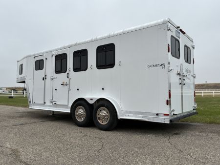 Used 2003 Kiefer Manufacturing 3H Gooseneck Horse Trailer