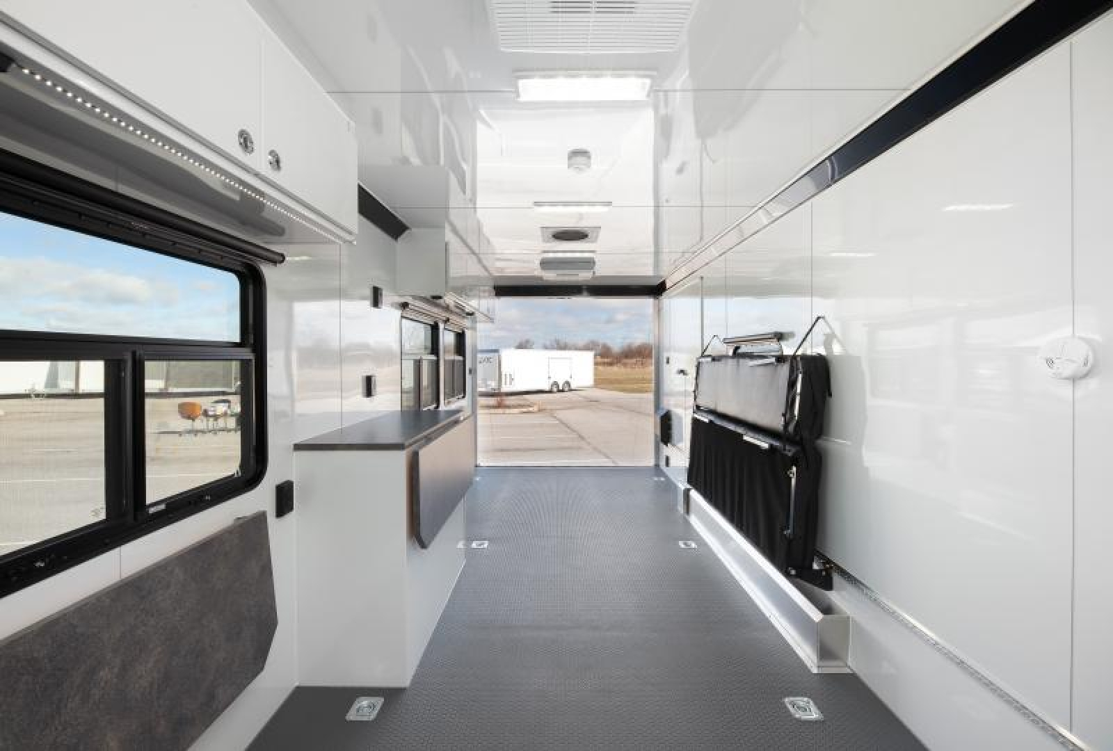 New 2024 ATC 24 FT MOBILE OFFICE TRAILER COMMAND CENTER WITH BATHROOM