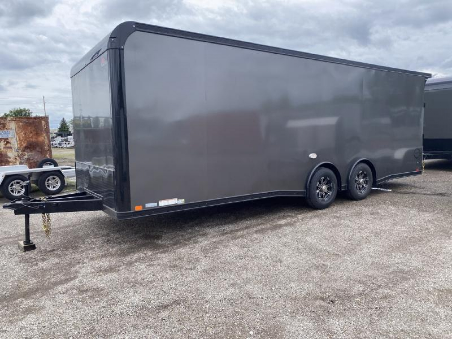 New 2024 United Trailers 24 FT ENCLOSED CAR HAULER TORSION AXLES  ALUMINUM WHEELS WITH BLACK OUT TRIM