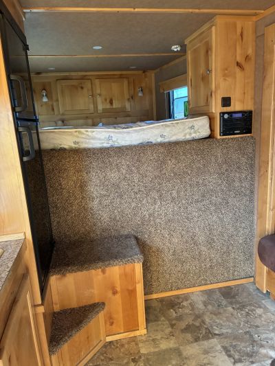 Used 2013 Logan Coach 4H LQ Horse Trailer