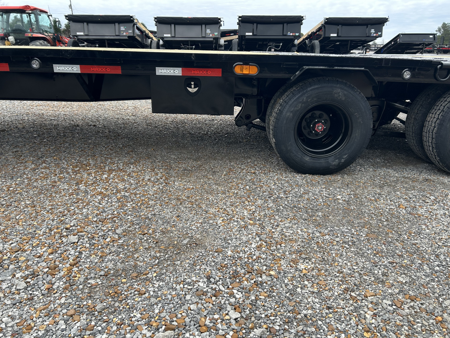 New 2026 MAXXD Hydraulic Dovetail Gooseneck Trailer | 32' x 102' 25.9K GVWR