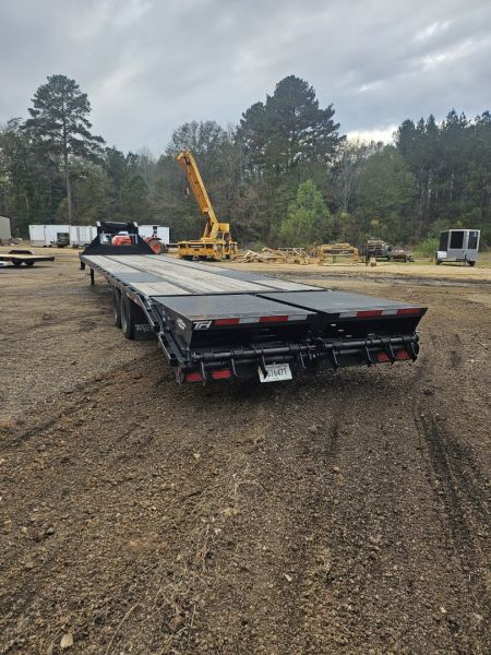 Used 2025 Top Hat 102"X40' Gooseneck, 2 Jumbo Ramps Flatbed Trailer