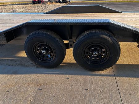 New 2026 MAXXD 102"X22' H5X CAR HAULER 9.9K GVWR DRIVE-OVER FENDERS Car / Racing Trailer