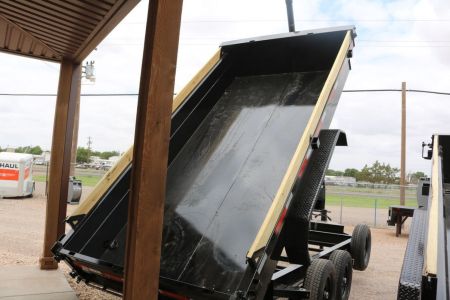 New 2025 Diamond C Trailers HDU207