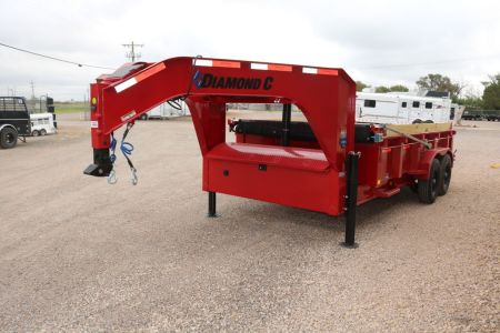 New 2026 Diamond C Trailers LPT207
