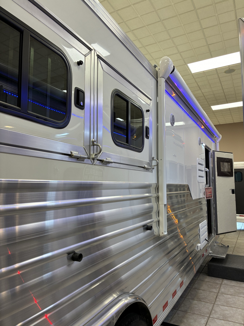 New 2026 Cimarron Trailers 3 Horse 10' 8" Trail Boss Conversions Living Quarters Horse Trailer