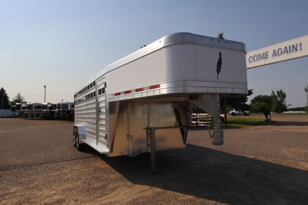 New 2025 Featherlite Trailers 8127 20' Stock / Stock Combo Trailer