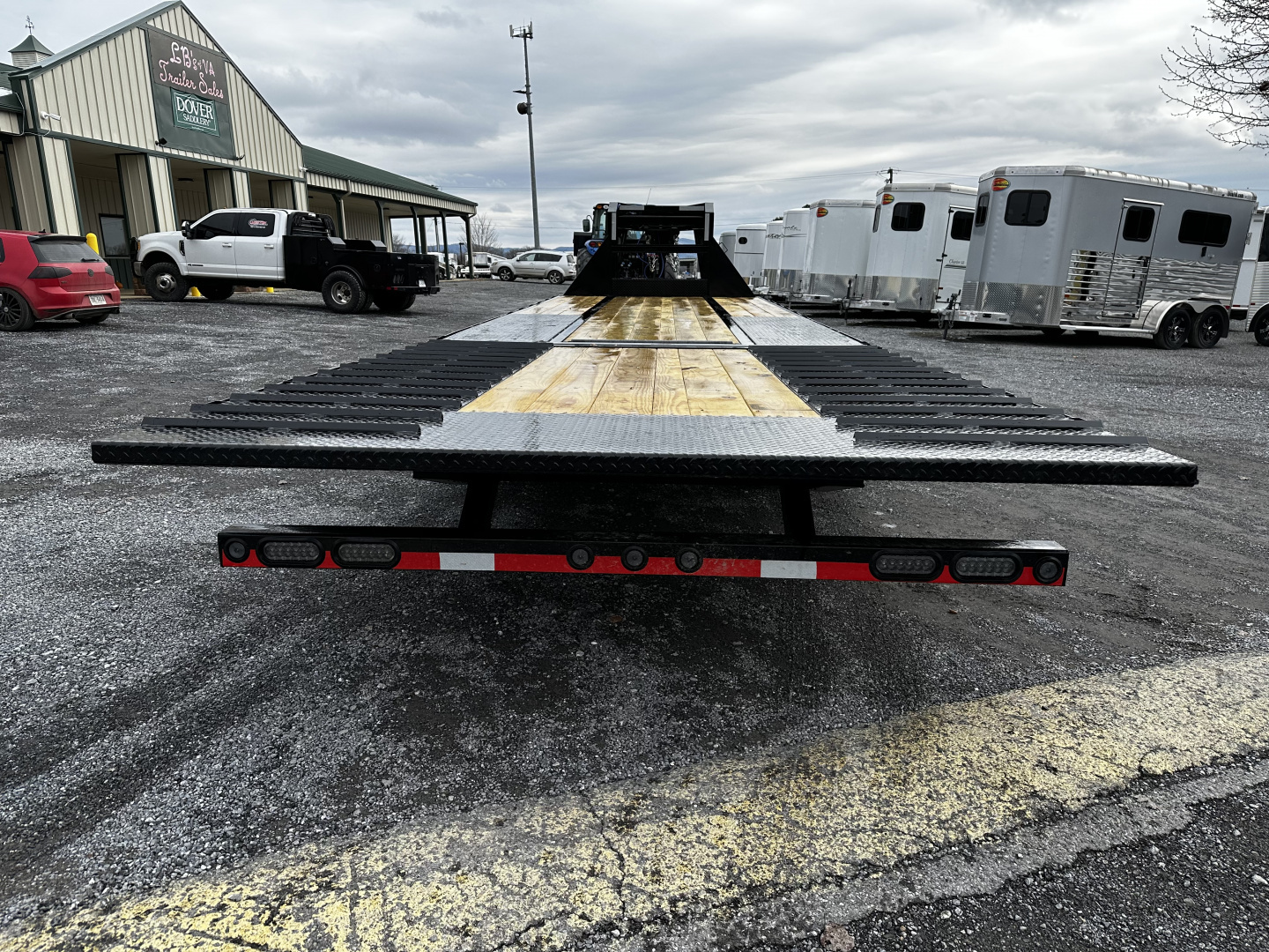 New 2026 Load Trail 30' Tandem Low-Pro Gooseneck w/Hyd. Dove Equipment Trailer