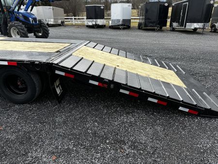 New 2026 Load Trail 30' Tandem Low-Pro Gooseneck w/Hyd. Dove Equipment Trailer