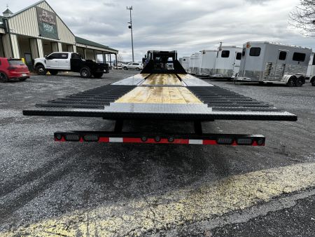New 2026 Load Trail 30' Tandem Low-Pro Gooseneck w/Hyd. Dove Equipment Trailer