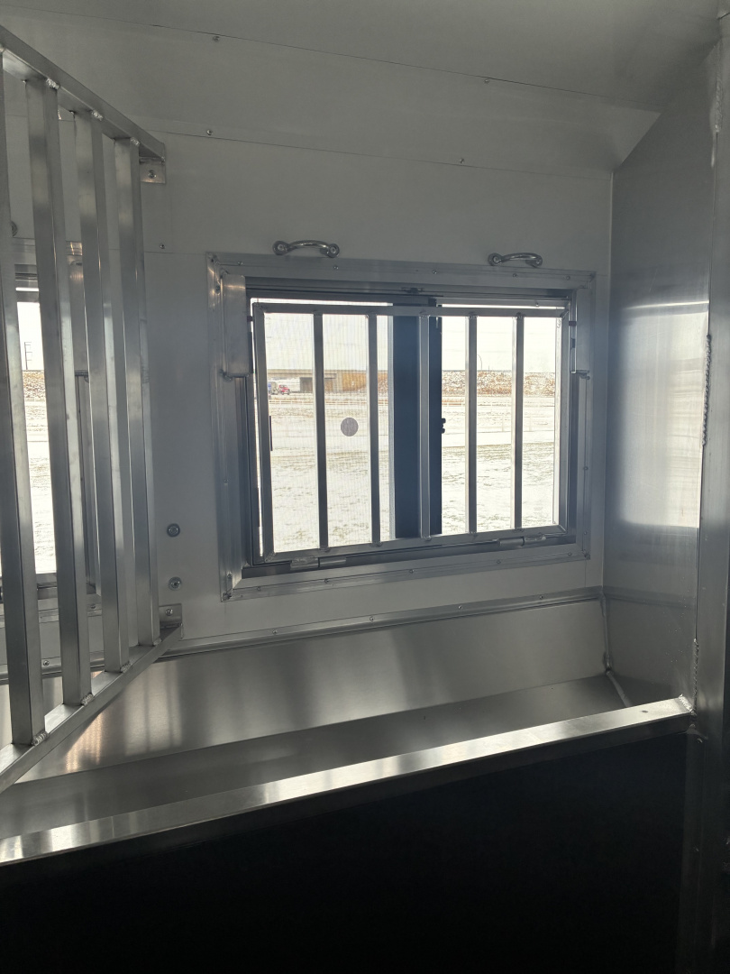 New 2026 SMC 4H 13' LQ Horse Trailer