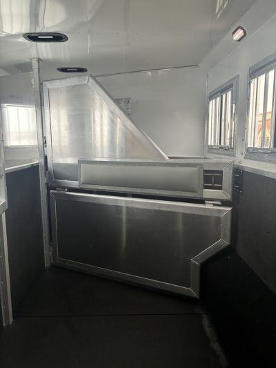 New 2026 SMC 4H 13' LQ Horse Trailer