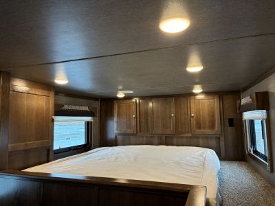 New 2026 SMC 4H 13' LQ Horse Trailer
