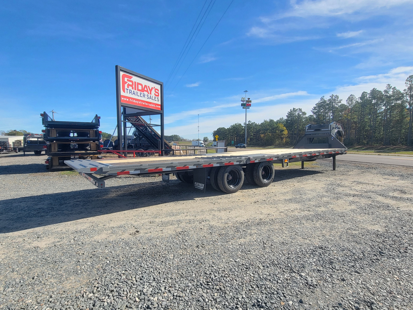 New 2026 Diamond C Trailers FMAX212 32' x 102" Hydraulic Dovetail Pacesetter Edition